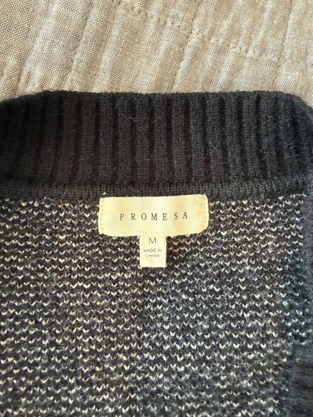 Promesa Flower Open Sweater Cardigan size Medium - Picture 3 of 4